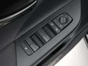 Toyota C-HR (2024) thumbnail 21