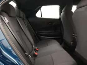 Toyota C-HR (2024) thumbnail 35