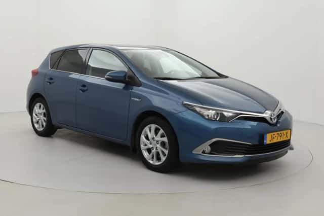 Toyota Auris (2016) thumbnail 1