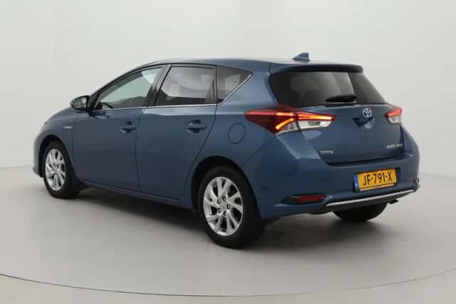Toyota Auris (2016) thumbnail 4