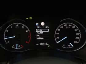 Toyota Yaris (2019) thumbnail 3