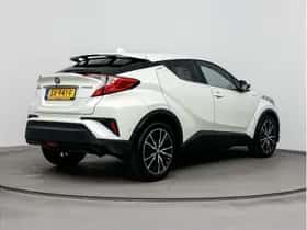 Toyota C-HR (2018) thumbnail 24