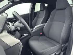 Toyota C-HR (2018) thumbnail 10