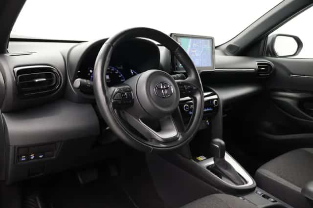 Toyota Yaris Cross (2023) thumbnail 2
