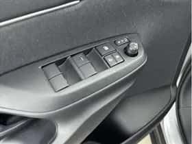 Toyota Yaris Cross (2025) thumbnail 17