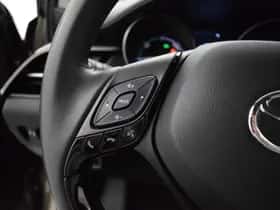 Toyota C-HR (2022) thumbnail 25