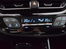 Toyota C-HR (2022) thumbnail 32