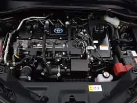 Toyota C-HR (2022) thumbnail 5