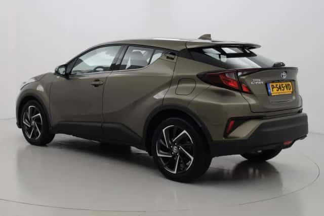 Toyota C-HR (2022) thumbnail 4