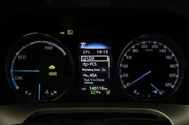 Toyota RAV4 (2018) thumbnail 3