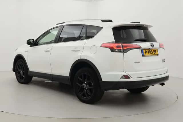 Toyota RAV4 (2018) thumbnail 4