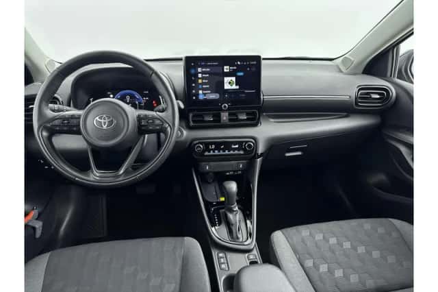 Toyota Yaris (2025) thumbnail 2
