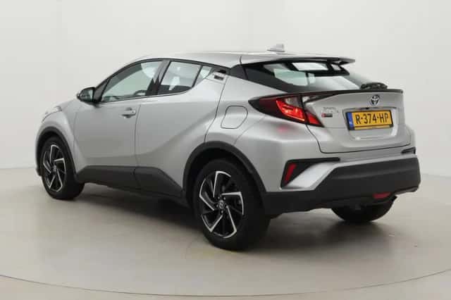 Toyota C-HR (2022) thumbnail 4