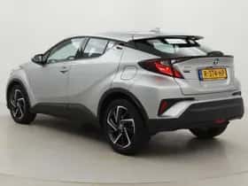 Toyota C-HR (2022) thumbnail 4