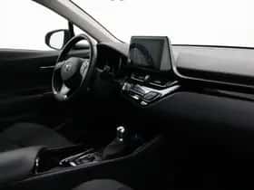 Toyota C-HR (2022) thumbnail 35