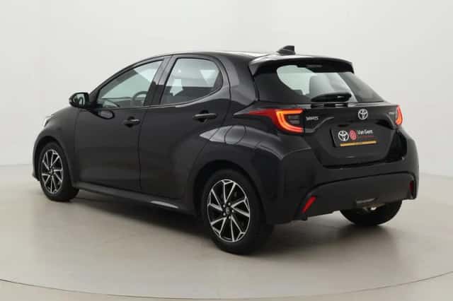 Toyota Yaris (2022) thumbnail 4