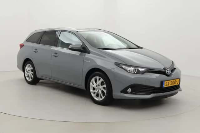 Toyota Auris (2018) thumbnail 1