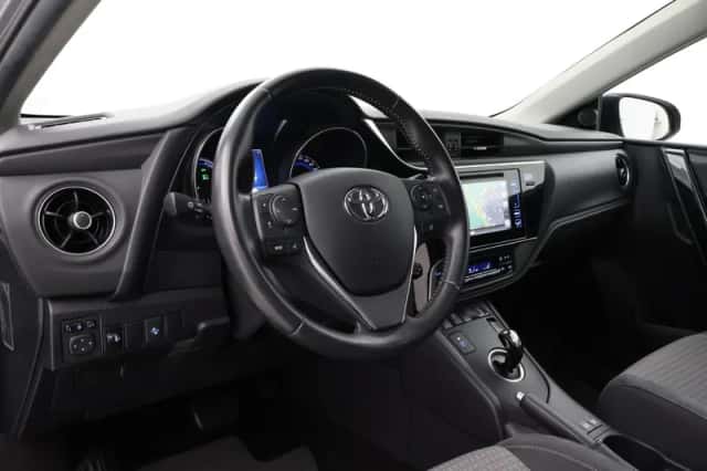 Toyota Auris (2018) thumbnail 2