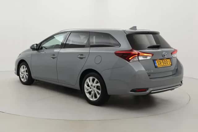 Toyota Auris (2018) thumbnail 4