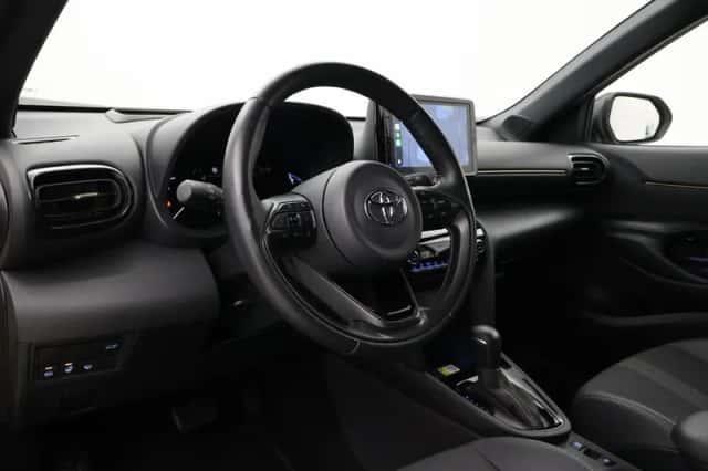 Toyota Yaris Cross (2023) thumbnail 2