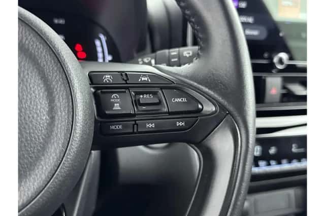 Toyota Yaris Cross (2025) thumbnail 6