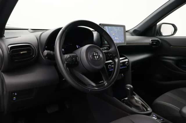 Toyota Yaris Cross (2024) thumbnail 2
