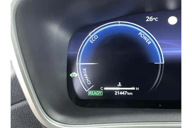 Toyota Corolla Cross (2025) thumbnail 3
