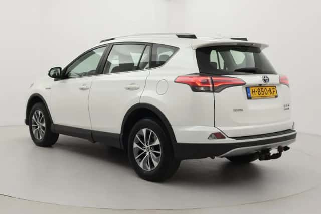 Toyota RAV4 (2016) thumbnail 4
