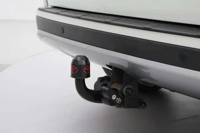 Toyota RAV4 (2016) thumbnail 5