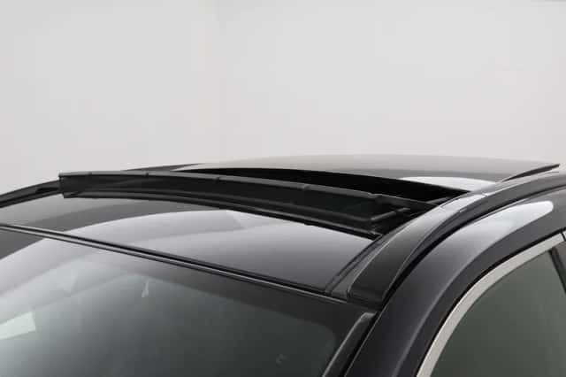 Toyota RAV4 (2023) thumbnail 5