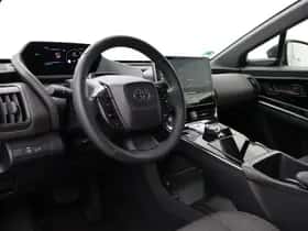 Toyota bZ4X (2023) thumbnail 3