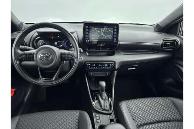Toyota Yaris (2022) thumbnail 2