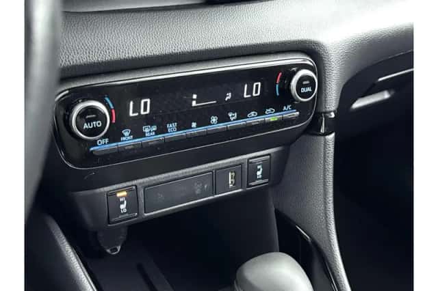 Toyota Yaris (2022) thumbnail 5