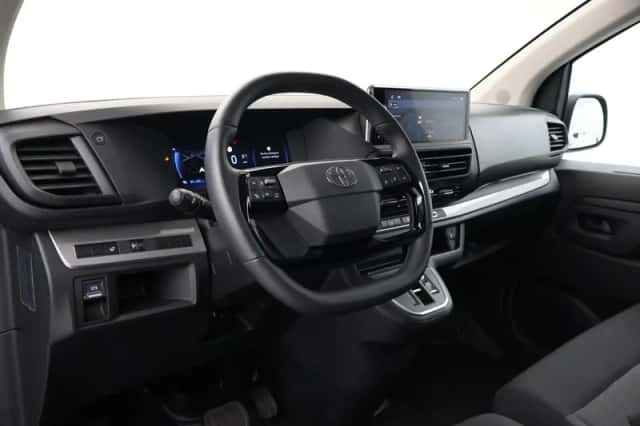 Toyota Proace (2024) thumbnail 2