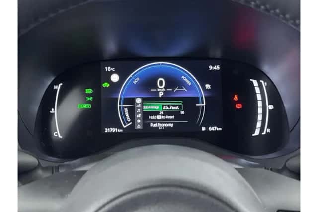 Toyota Yaris Cross (2025) thumbnail 3