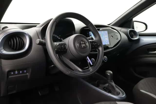 Toyota Aygo X (2024) thumbnail 3