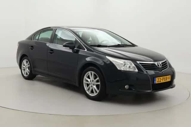 Toyota Avensis (2011) thumbnail 1