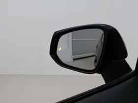 Toyota RAV4 (2024) thumbnail 6