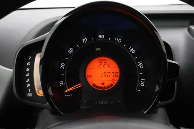 Toyota Aygo (2021) thumbnail 3