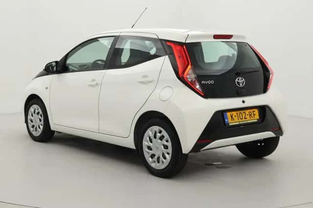 Toyota Aygo (2021) thumbnail 4