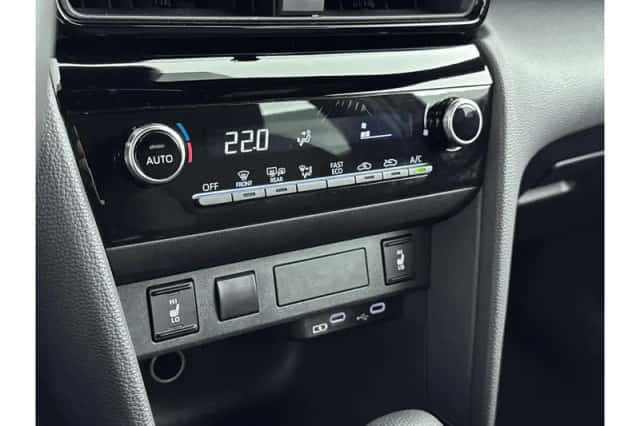 Toyota Yaris Cross (2025) thumbnail 6