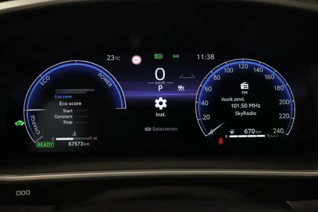 Toyota Corolla (2023) thumbnail 3