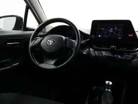 Toyota C-HR (2023) thumbnail 24