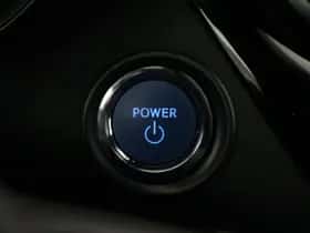 Toyota C-HR (2023) thumbnail 26
