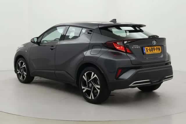 Toyota C-HR (2023) thumbnail 4
