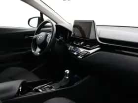 Toyota C-HR (2023) thumbnail 35