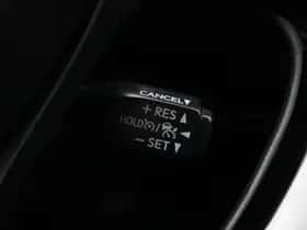 Toyota C-HR (2023) thumbnail 10
