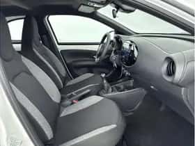 Toyota Aygo X (2024) thumbnail 23