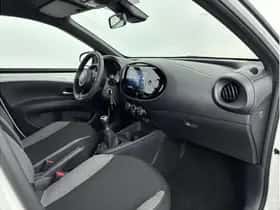 Toyota Aygo X (2024) thumbnail 24