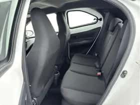 Toyota Aygo X (2024) thumbnail 25
